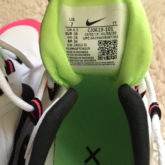 Nike - Picture 5 of 8